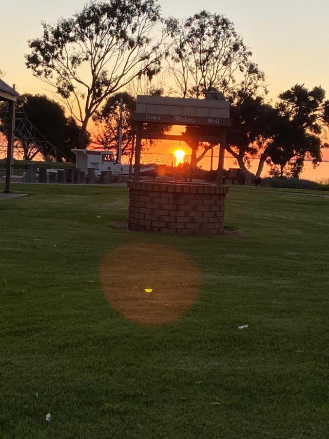 Lake Albert Motel Meningie Exteriér fotografie